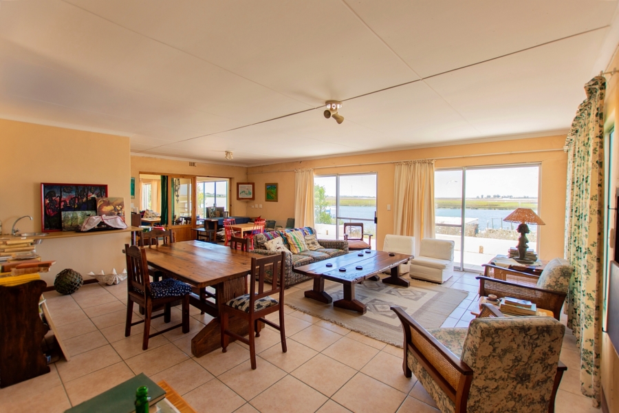 5 Bedroom Property for Sale in Velddrif Western Cape